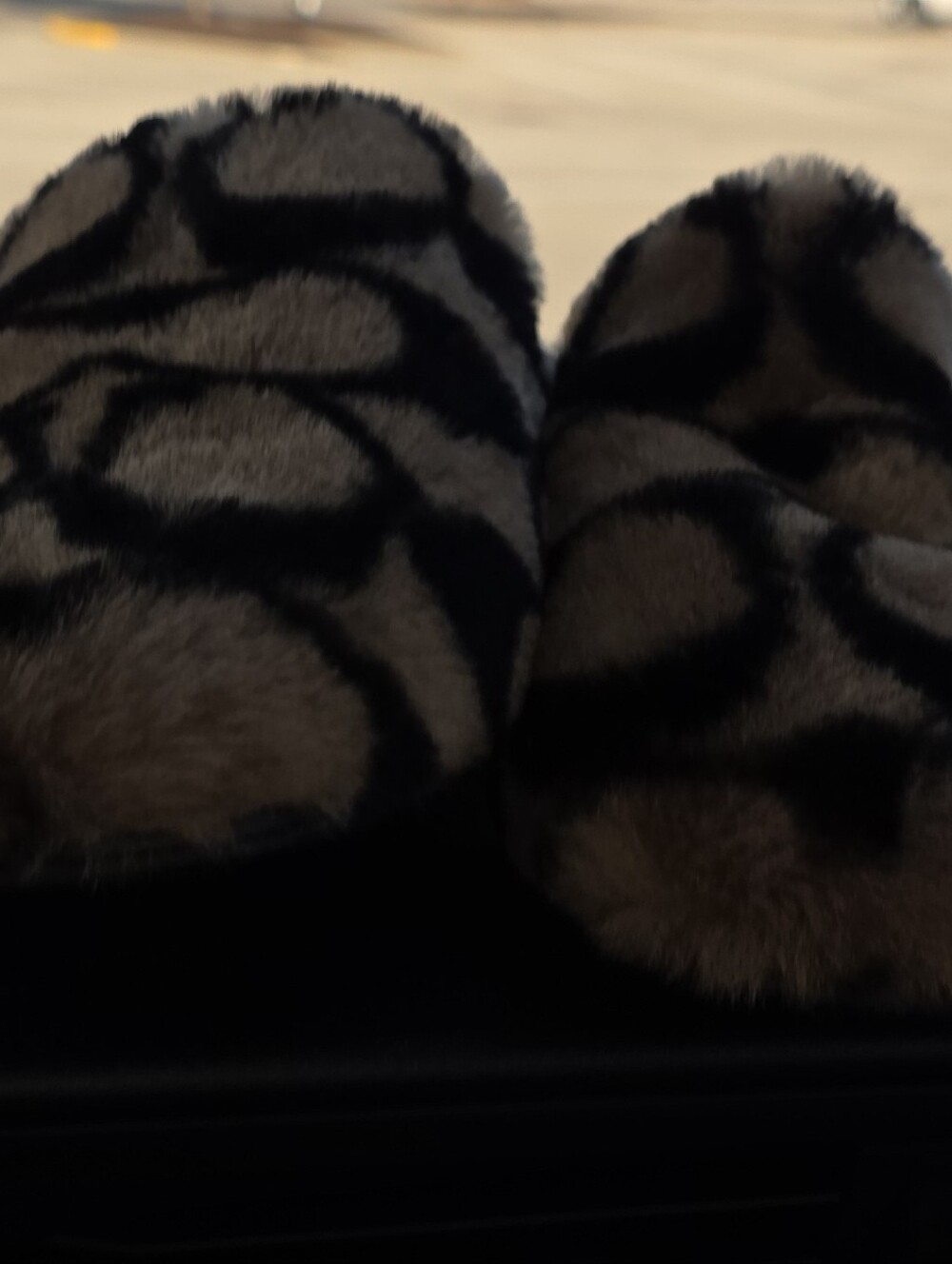 Tax Freee FLASH SALE- NWT- Coach Signature Shearling Slippers (No Box) - Picture 7 of 7